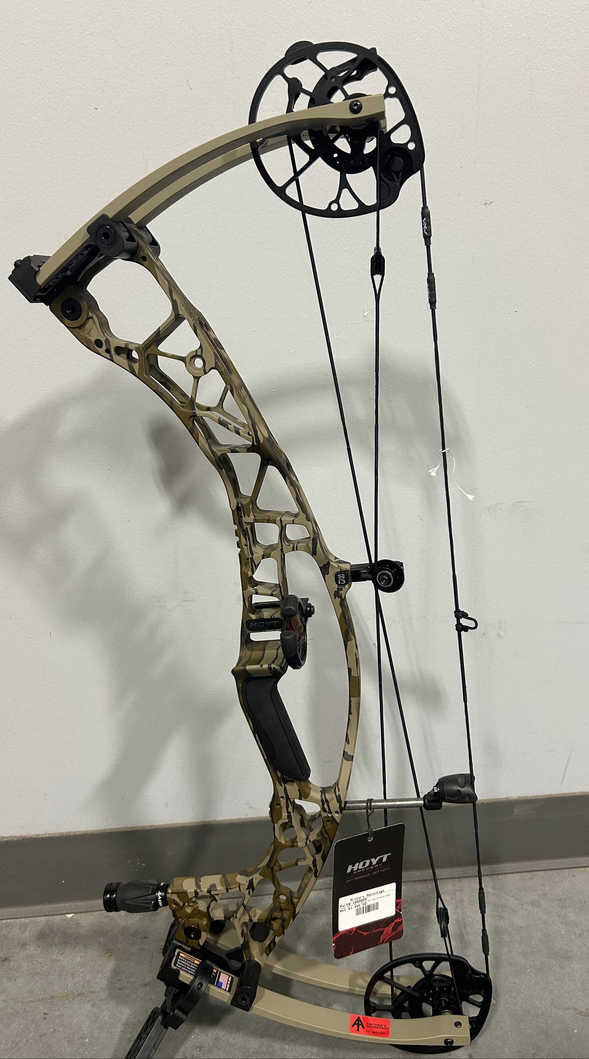 HOYT AX-3 29 SD RH 70# BTMLND/SAND OLIVE