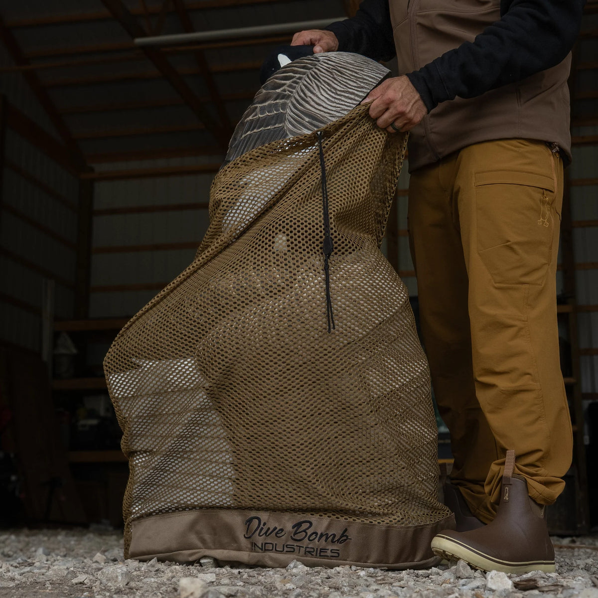 DIVE BOMB MESH DECOY BAG
