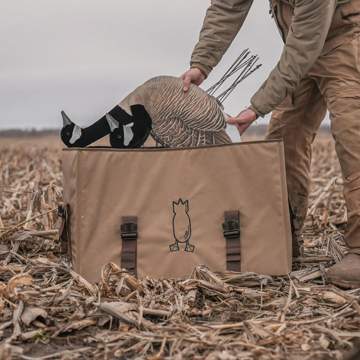 DIVE BOMB V2 SILHOUETTE DECOY BAG BROWN