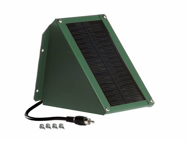 SWEENEY FEEDER 300lb GREEN W/SOLAR CHARGER