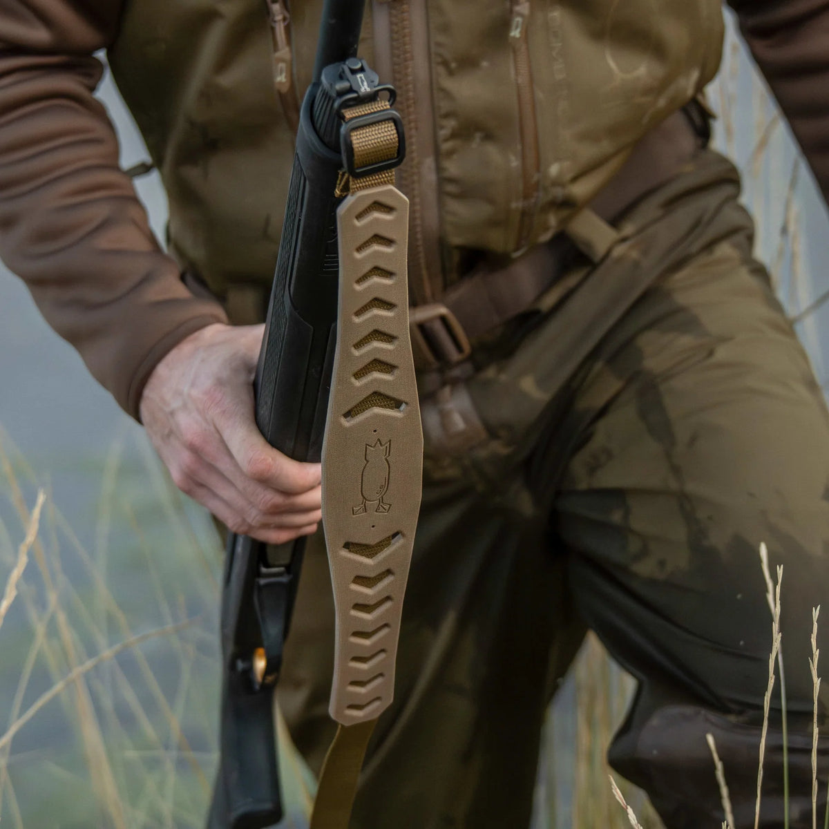 DIVE BOMB SHOTGUN SLING OTTER BROWN