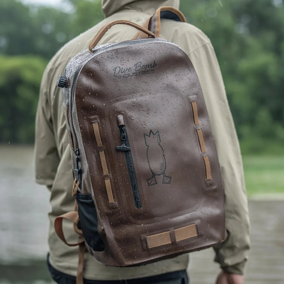 DIVE BOMB WATERPROOF BACKPACK CARBON BROWN