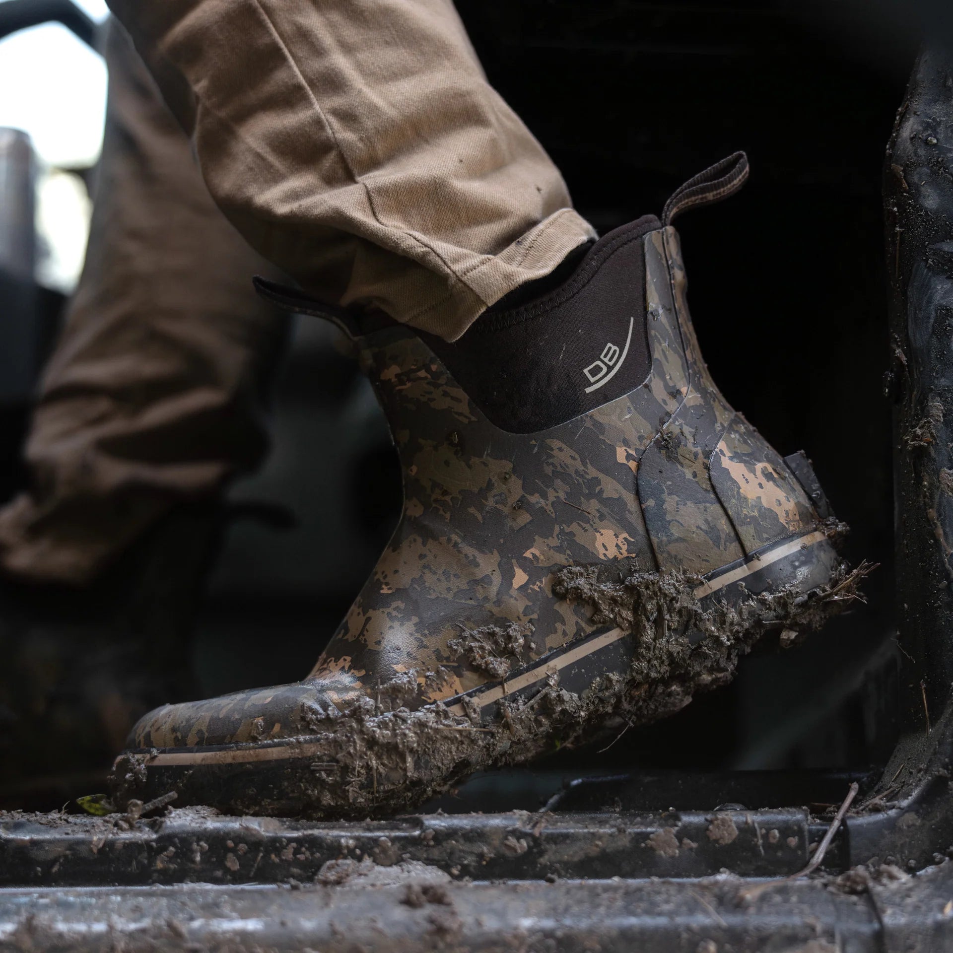 DIVE BOMB TRUDGE BOOT BARK 10