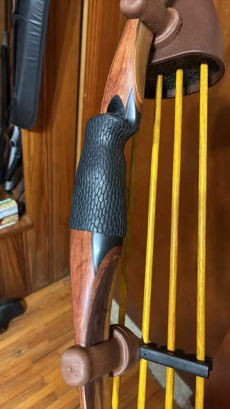 ROY HALL APACHE LH 56in 45# LONGBOW
